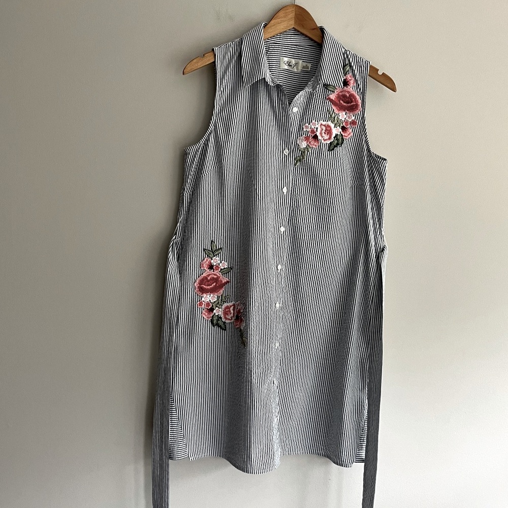 Eliza J Gray White Striped Sleeveless Embellished Button Down Dress size 10P